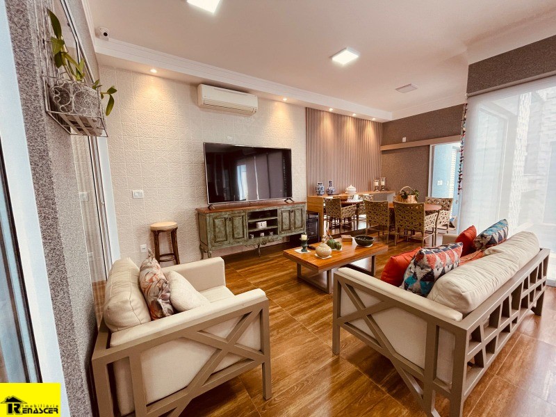 Casa de Condomínio com 3 quartos à venda, 270m² — foto 4 de 35