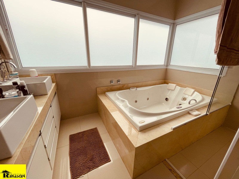 Casa de Condomínio com 3 quartos à venda, 270m² — foto 14 de 35