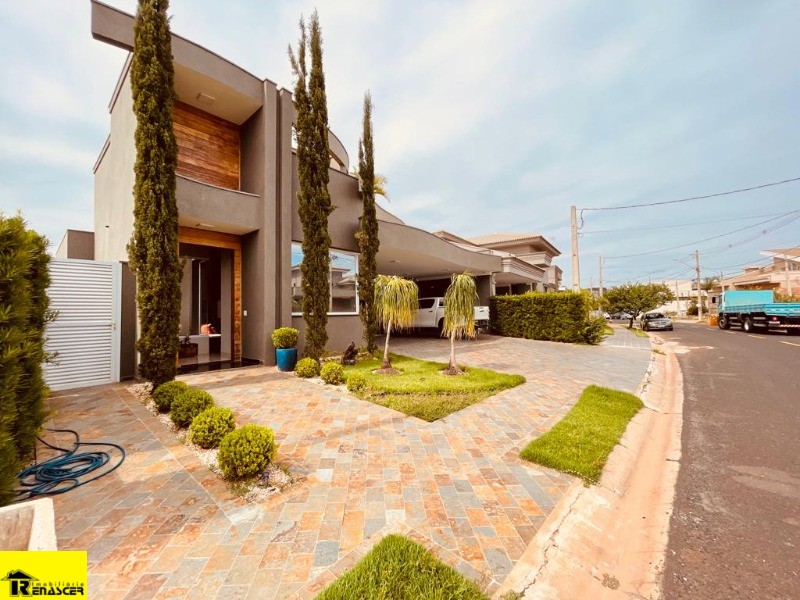 Casa de Condomínio com 3 quartos à venda, 270m² — foto 2 de 35