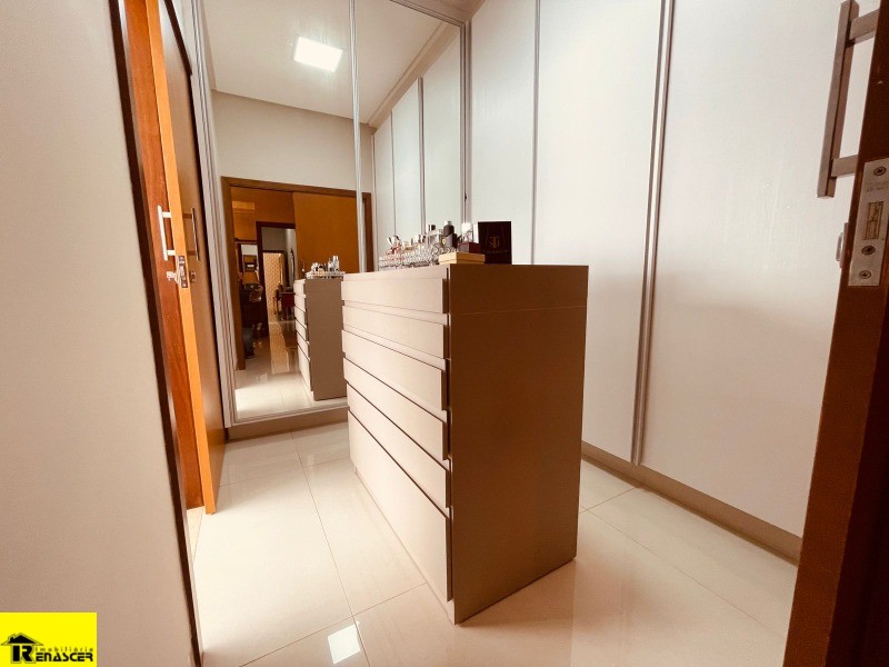 Casa de Condomínio com 3 quartos à venda, 270m² — foto 17 de 35