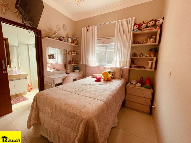 Casa de Condomínio com 3 quartos à venda, 270m² — foto 27 de 35