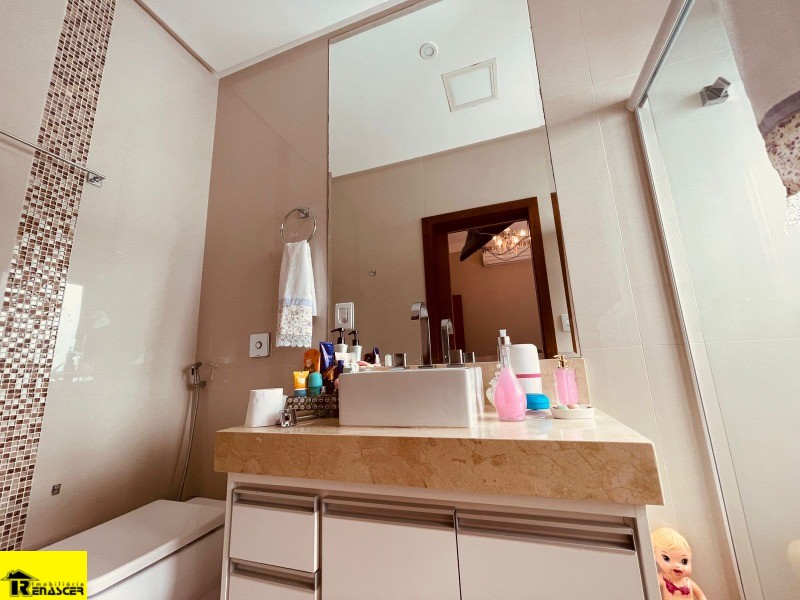 Casa de Condomínio com 3 quartos à venda, 270m² — foto 23 de 35