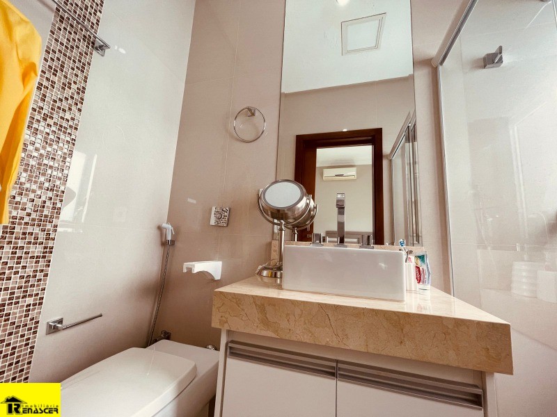 Casa de Condomínio com 3 quartos à venda, 270m² — foto 18 de 35
