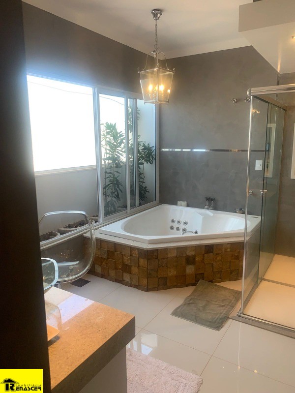 Casa de Condomínio com 3 quartos à venda e aluguel, 360m² — foto 9 de 16