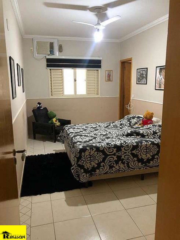Casa com 3 quartos à venda — foto 16 de 19