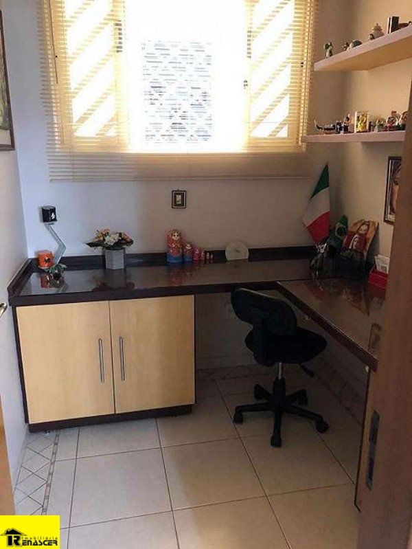 Casa com 3 quartos à venda — foto 3 de 19