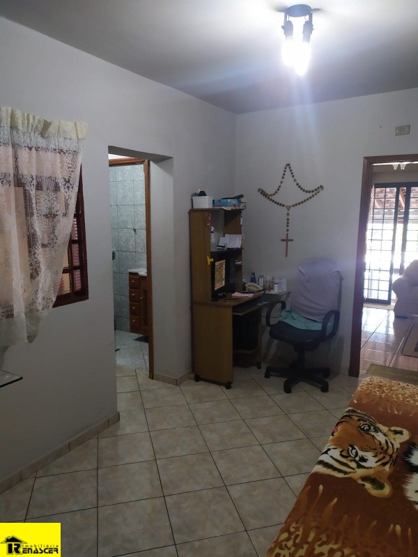 Casa com 3 quartos à venda, 90m² — foto 3 de 13