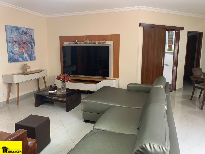 Casa com 3 quartos à venda, 250m² — foto 3 de 13