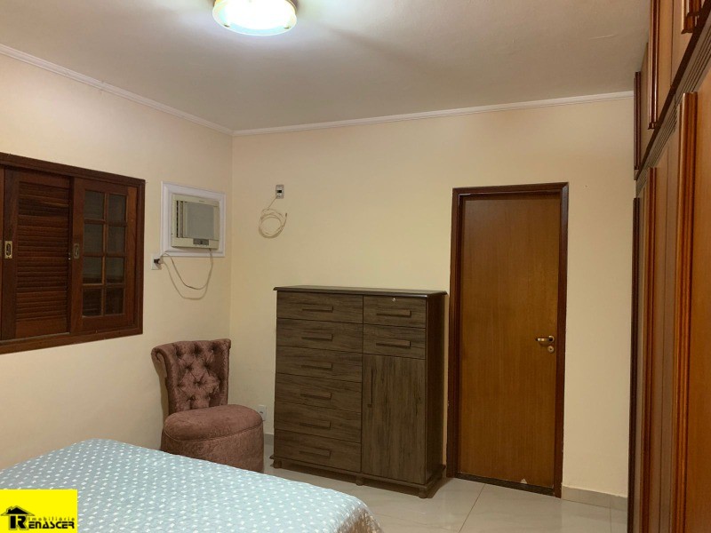 Casa com 3 quartos à venda, 250m² — foto 10 de 13