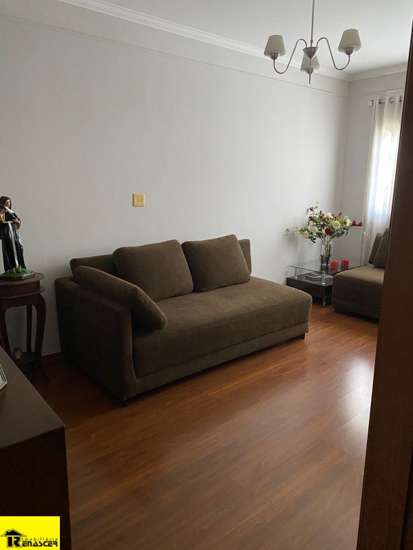 Casa com 2 quartos à venda, 140m² — foto 2 de 10