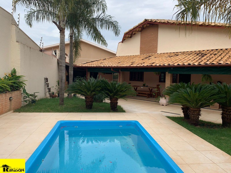 Casa com 3 quartos à venda, 250m² — foto 7 de 13