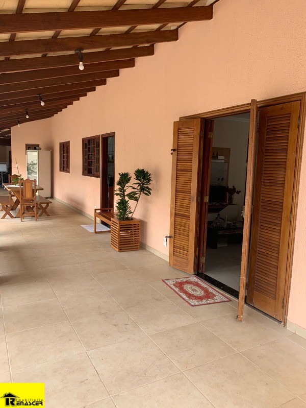 Casa com 3 quartos à venda, 250m² — foto 6 de 13