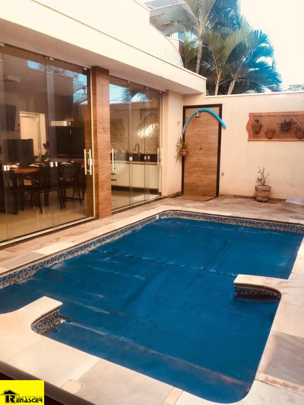 Casa de Condomínio com 3 quartos à venda, 225m² — foto 9 de 19