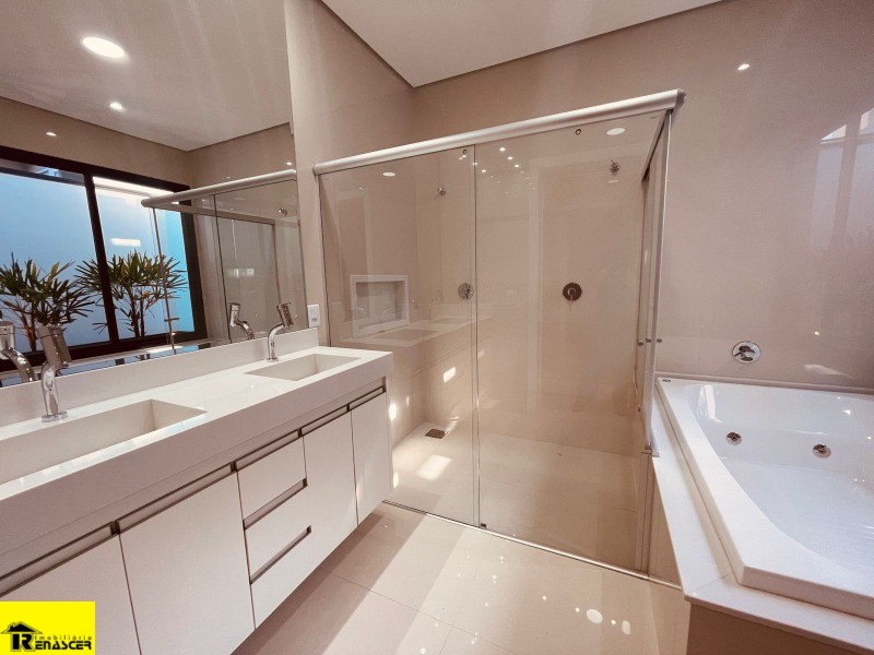 Casa de Condomínio com 3 quartos à venda, 400m² — foto 28 de 32