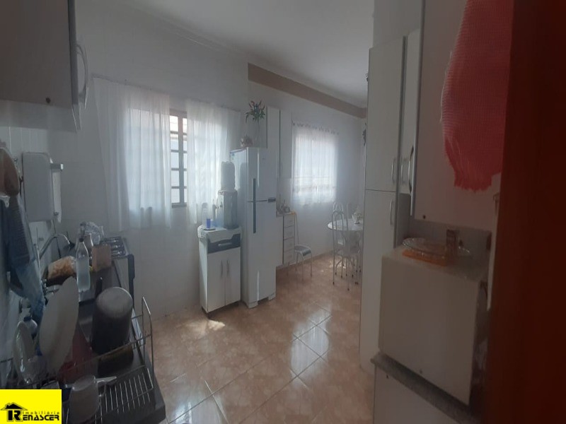 Casa com 3 quartos à venda, 150m² — foto 4 de 12