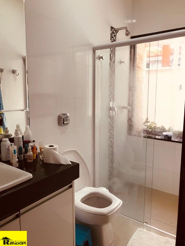 Casa de Condomínio com 3 quartos à venda, 225m² — foto 15 de 19