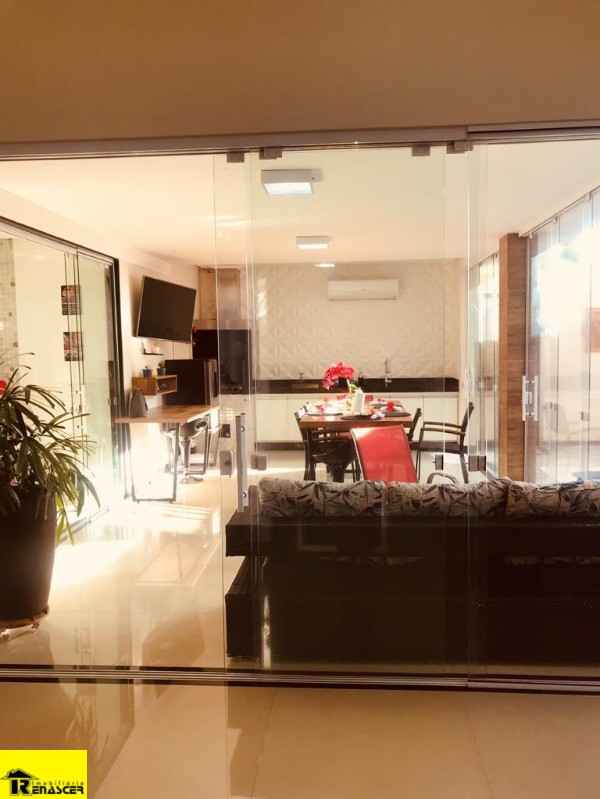 Casa de Condomínio com 3 quartos à venda, 225m² — foto 7 de 19