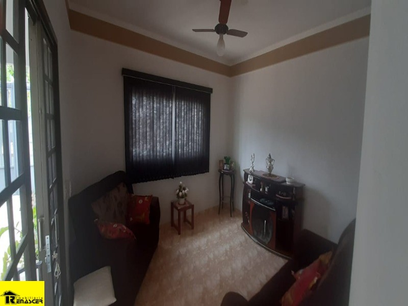 Casa com 3 quartos à venda, 150m² — foto 1 de 12