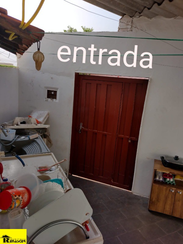 Casa com 4 quartos à venda, 180m² — foto 2 de 11