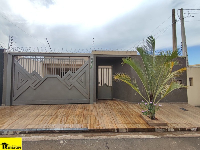 Casa com 3 quartos à venda, 200m² — foto 2 de 25