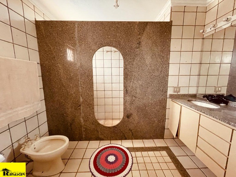 Casa com 4 quartos à venda e aluguel, 900m² — foto 31 de 37