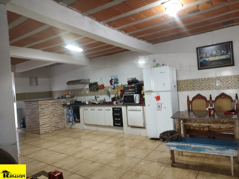 Casa com 2 quartos à venda, 200m² — foto 2 de 21