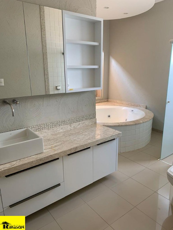 Casa de Condomínio com 3 quartos à venda e aluguel, 405m² — foto 6 de 30