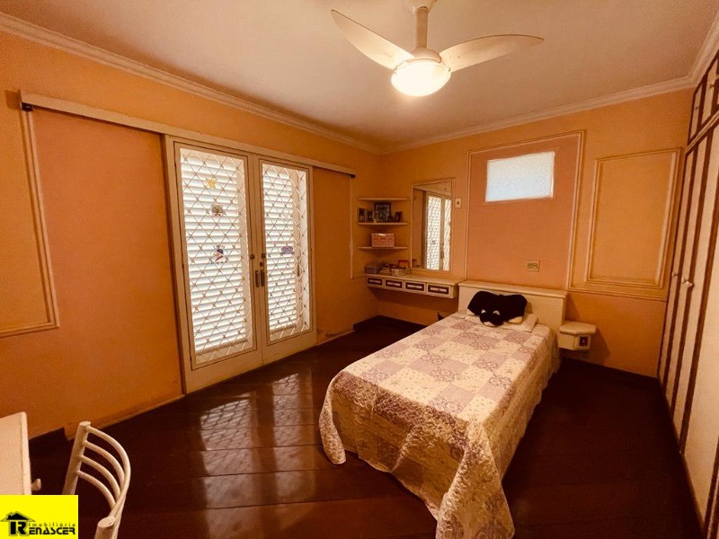 Casa com 4 quartos à venda e aluguel, 900m² — foto 25 de 37