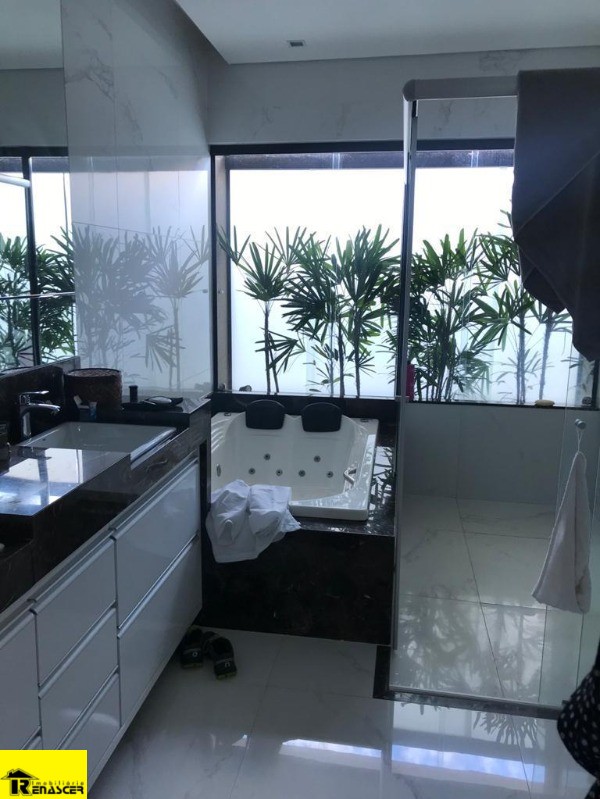 Casa de Condomínio com 5 quartos à venda, 1400m² — foto 21 de 45