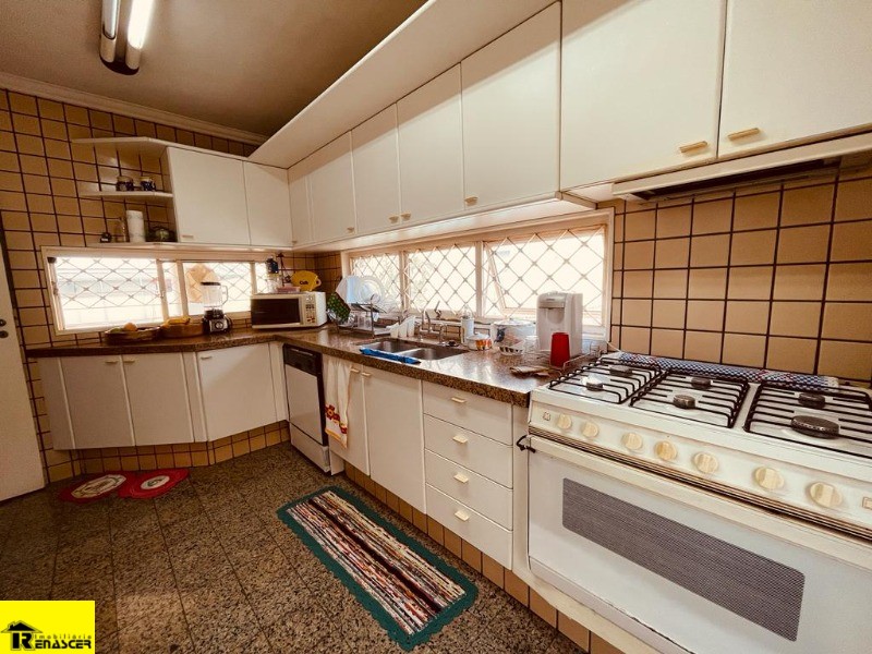 Casa com 4 quartos à venda e aluguel, 900m² — foto 13 de 37