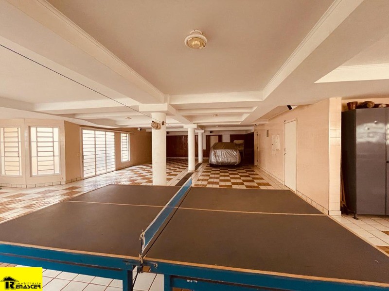 Casa com 4 quartos à venda e aluguel, 900m² — foto 19 de 37