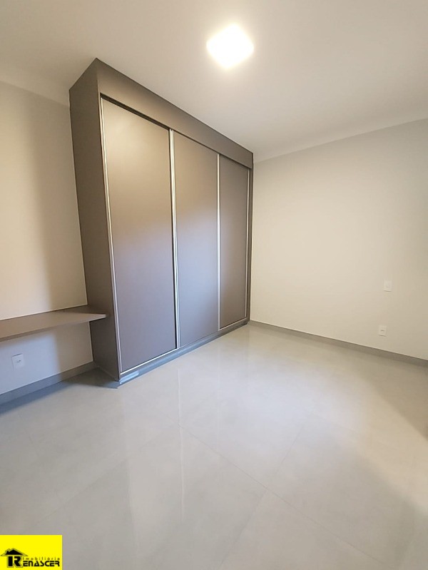 Casa de Condomínio com 3 quartos à venda, 253m² — foto 9 de 15