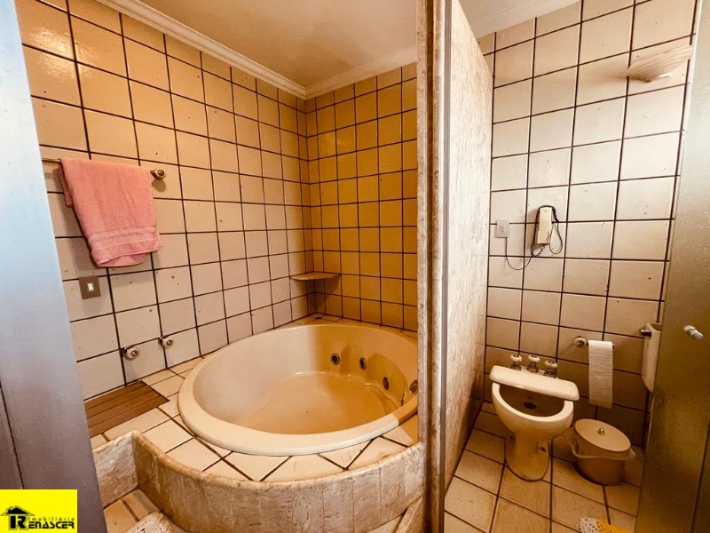 Casa com 4 quartos à venda e aluguel, 900m² — foto 32 de 37