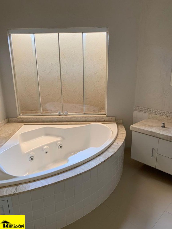 Casa de Condomínio com 3 quartos à venda e aluguel, 405m² — foto 17 de 30