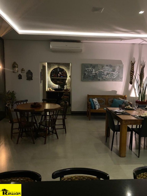 Casa de Condomínio com 5 quartos à venda, 1400m² — foto 8 de 45