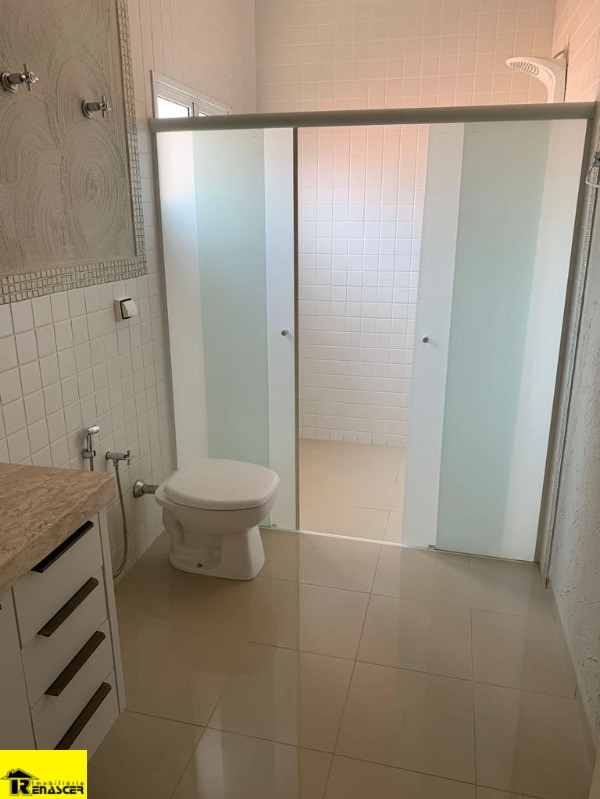 Casa de Condomínio com 3 quartos à venda e aluguel, 405m² — foto 16 de 30