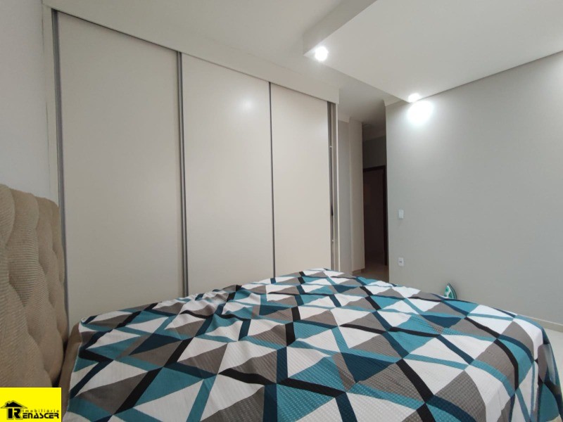 Casa com 3 quartos à venda, 200m² — foto 18 de 25