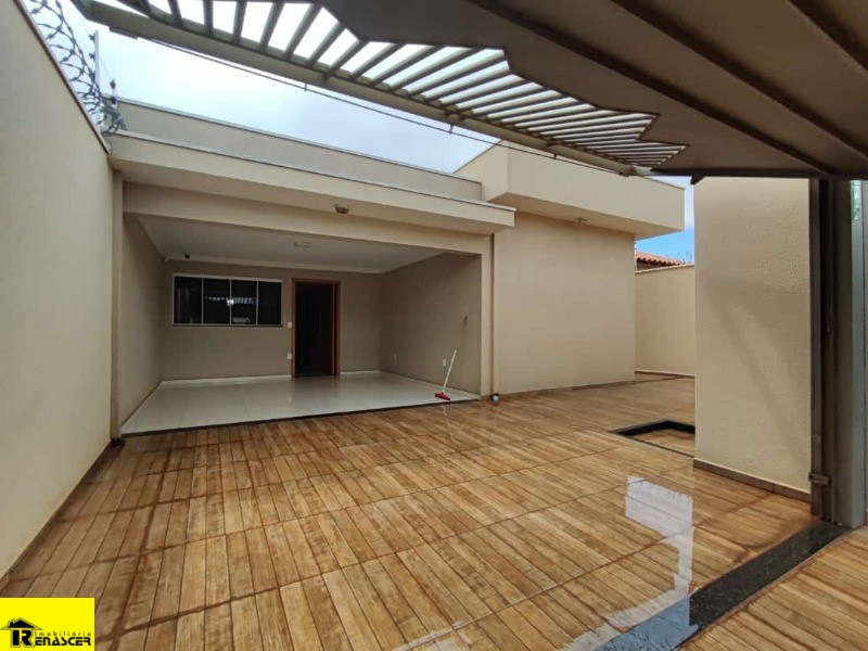 Casa com 3 quartos à venda, 200m² — foto 3 de 25