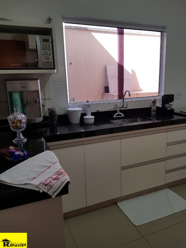 Casa de Condomínio com 3 quartos à venda, 220m² — foto 6 de 19