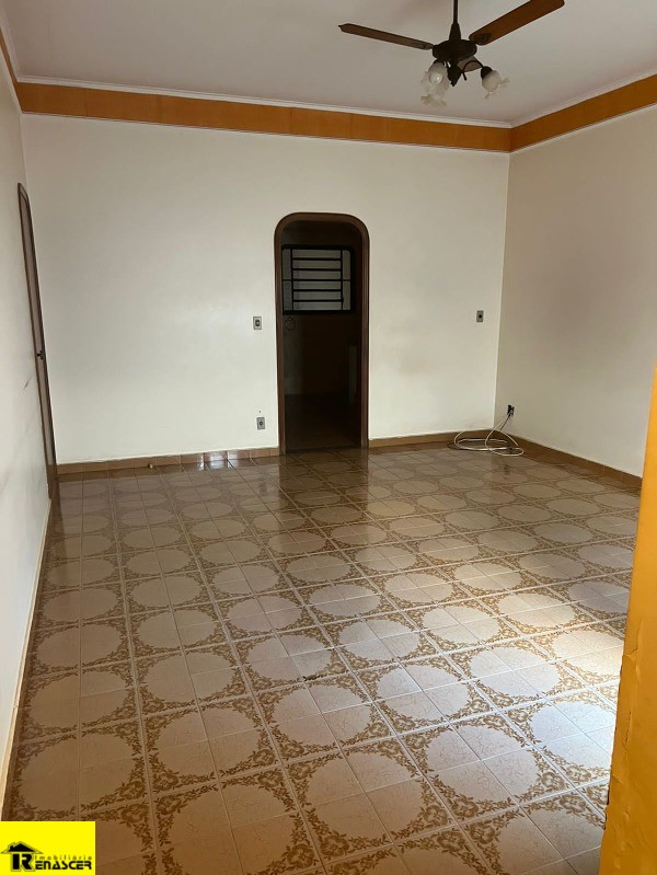 Casa com 3 quartos à venda, 180m² — foto 5 de 39