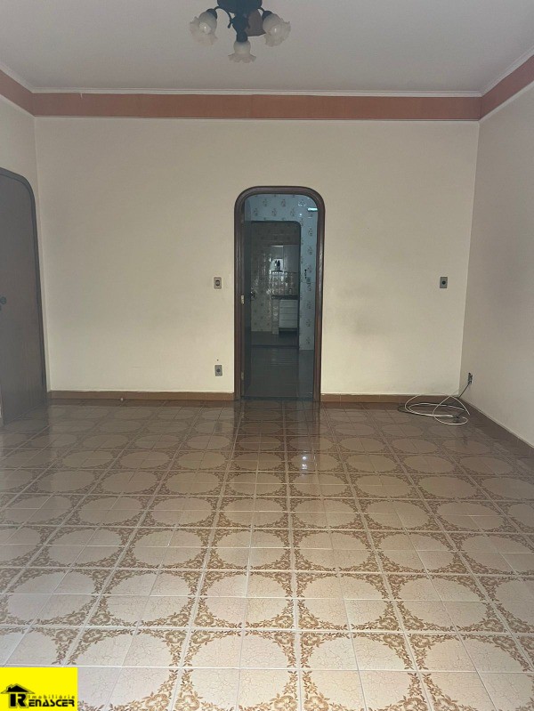 Casa com 3 quartos à venda, 180m² — foto 7 de 39