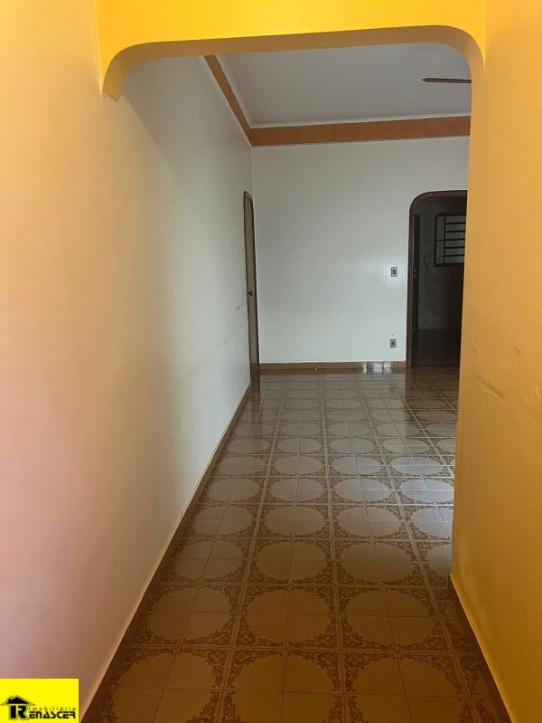 Casa com 3 quartos à venda, 180m² — foto 4 de 39
