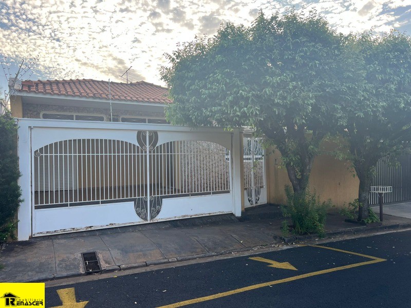 Casa com 3 quartos à venda, 180m² — foto 1 de 39
