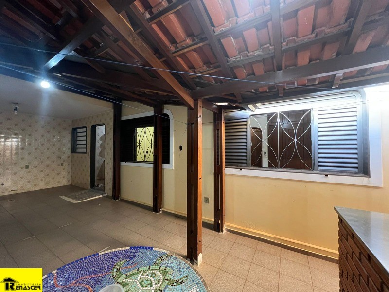 Casa com 3 quartos à venda, 180m² — foto 15 de 39