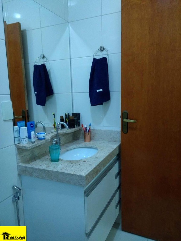 Casa com 2 quartos à venda, 200m² — foto 32 de 35