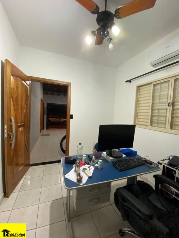 Casa com 3 quartos à venda, 200m² — foto 22 de 24