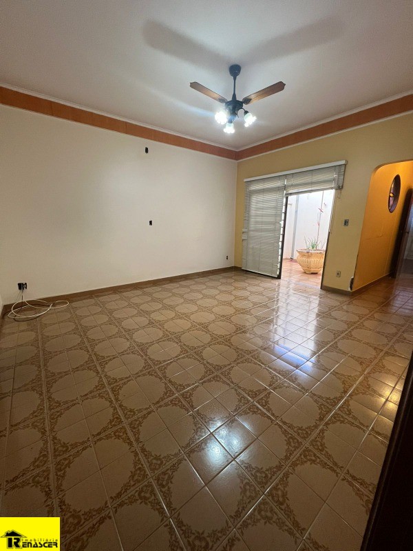 Casa com 3 quartos à venda, 180m² — foto 31 de 39