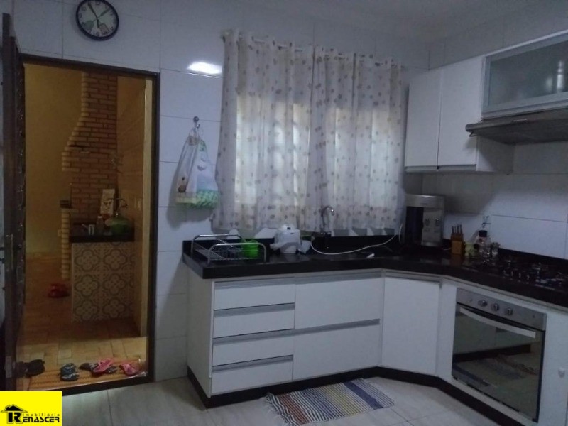 Casa com 2 quartos à venda, 200m² — foto 9 de 35