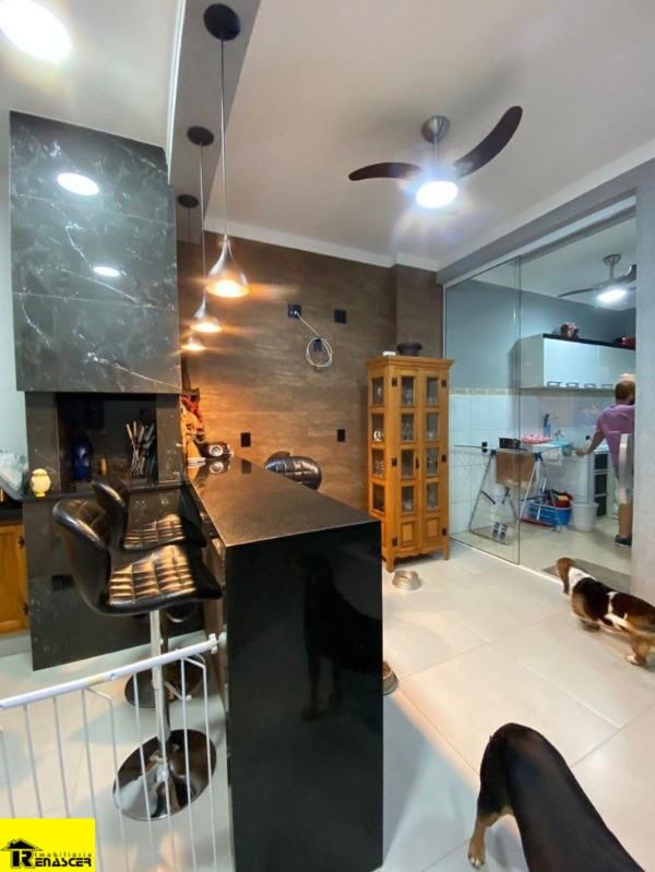 Casa com 3 quartos à venda, 200m² — foto 6 de 24