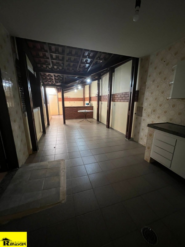 Casa com 3 quartos à venda, 180m² — foto 28 de 39